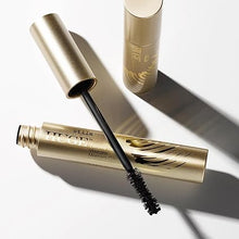 stila HUGE Extreme Lash Mascara, Intense Black: Volume, Length, Curl, Lift, No Clumps or Smudges, Lightweight & Long-Lasting Formula (0.44 Fl. Oz.).